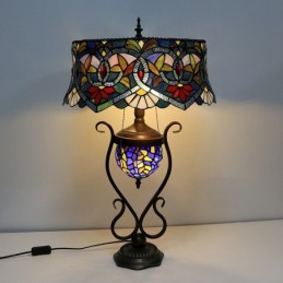 Lampa ve stylu Tiffany...